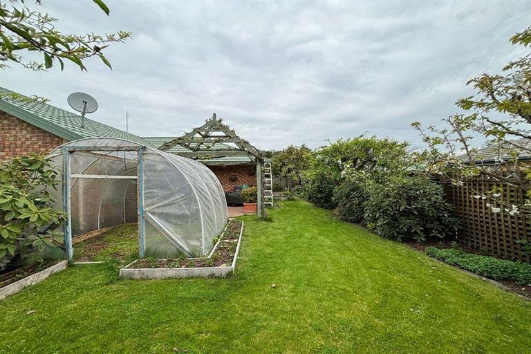 Photo of property in 14 Riegler Place, Belfast, Christchurch, 8051