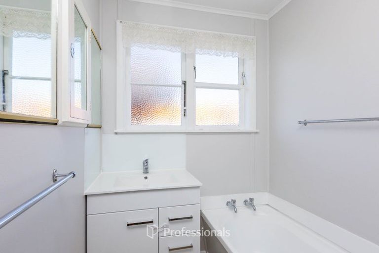 Photo of property in 15 Gower Street, Silverstream, Upper Hutt, 5019