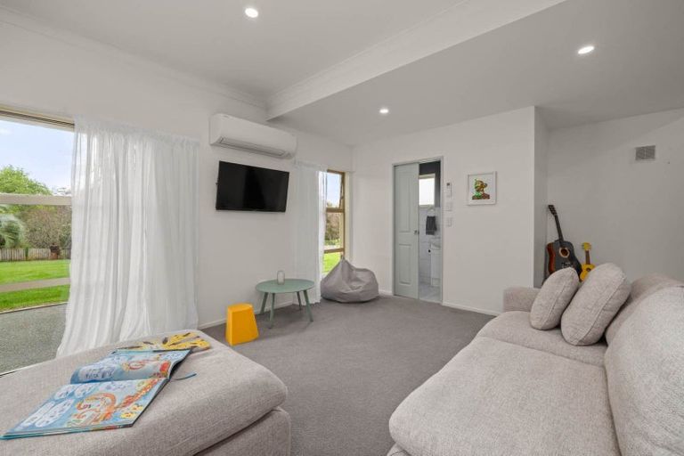 Photo of property in 17 Riddell Road, Kerikeri, 0230