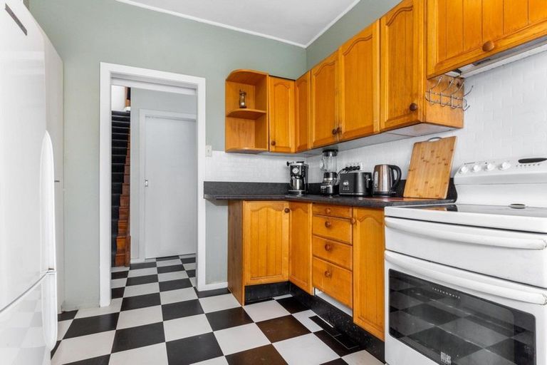 Photo of property in 1 Derby Place, Cannons Creek, Porirua, 5024