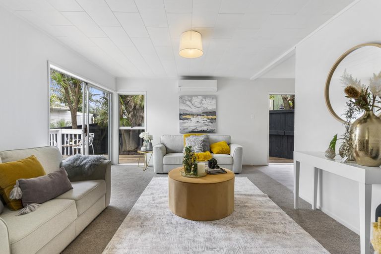 Photo of property in 32 Archmillen Avenue, Pakuranga Heights, Auckland, 2010