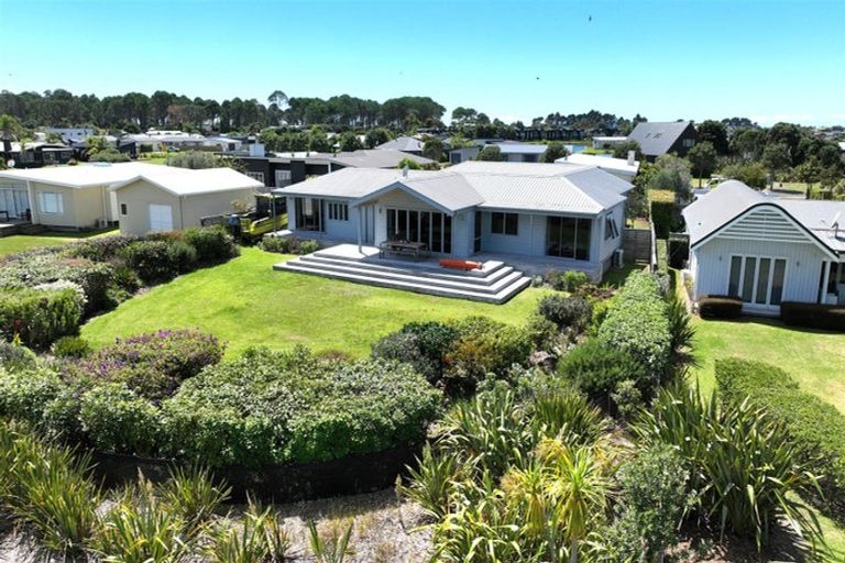 Photo of property in 132 Harbour Drive, Matarangi, Whitianga, 3592