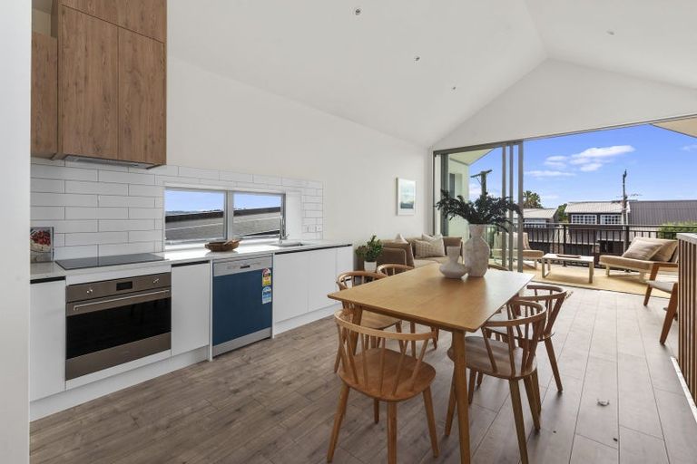 Photo of property in 55 Evans Road, Glen Eden, Auckland, 0602