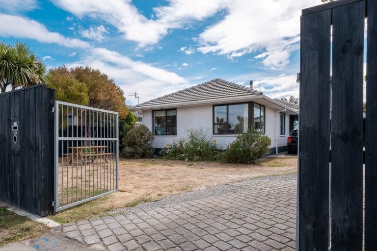 Photo of property in 132 Pacific Road, North New Brighton, Christchurch, 8083