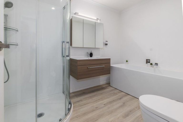 Photo of property in 34 Bluff Road, Kenepuru, Porirua, 5022