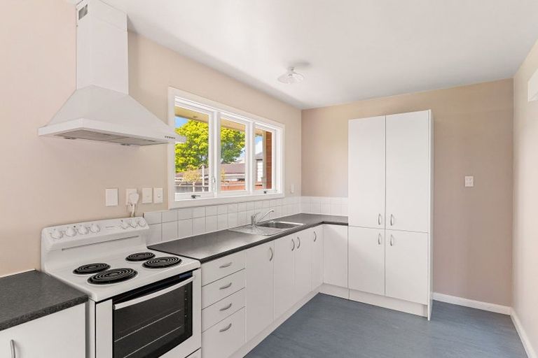 Photo of property in 2/64 Roberta Drive, Somerfield, Christchurch, 8024