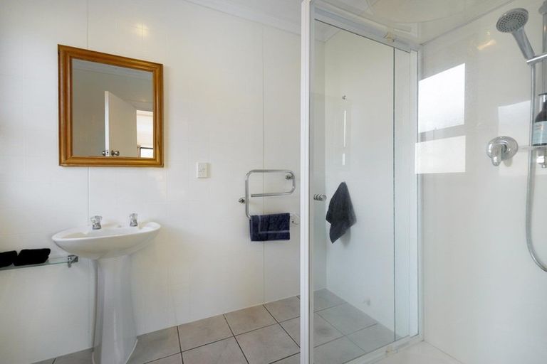 Photo of property in 65 Helwick Street, Wanaka, 9305