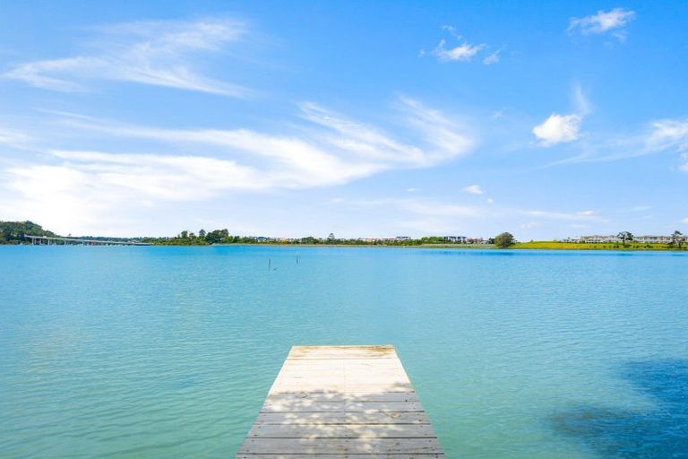 Photo of property in 27 Ferry Parade, Herald Island, Auckland, 0618