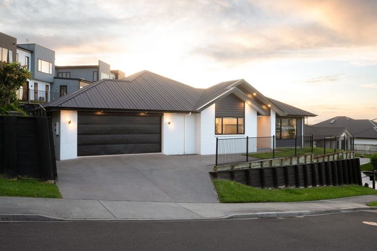 Photo of property in 24 Drower Glen, Flagstaff, Hamilton, 3210