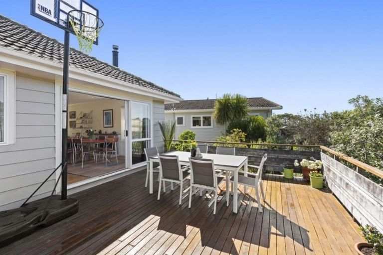 Photo of property in 20 Wyoming Avenue, Murrays Bay, Auckland, 0630