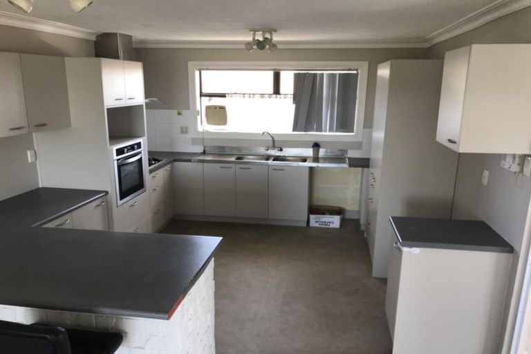 Photo of property in 26 Widmore Drive, Massey, Auckland, 0614