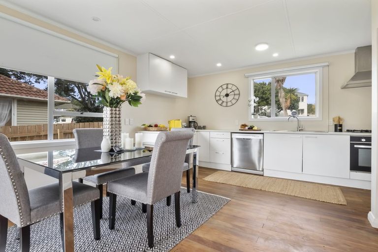 Photo of property in 5 Coates Crescent, Panmure, Auckland, 1072