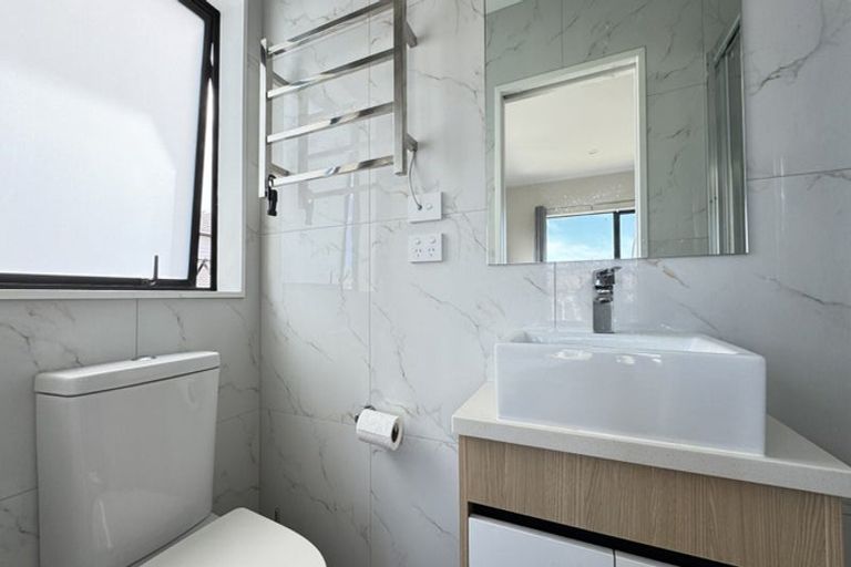 Photo of property in 2 Freshland Drive, Flat Bush, Auckland, 2019