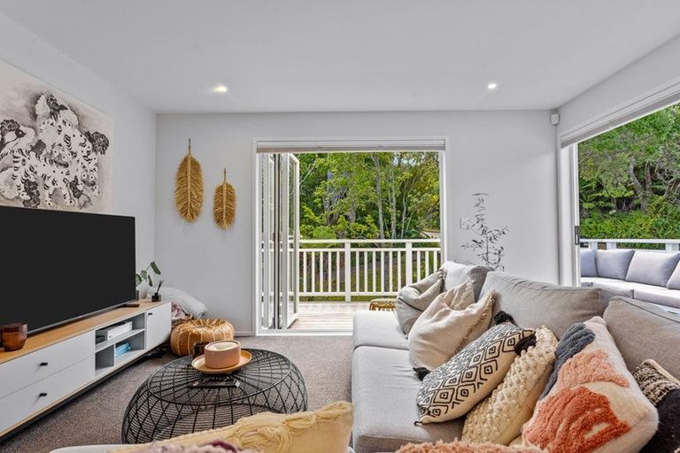 Photo of property in 32a Sandown Road, Rothesay Bay, Auckland, 0630