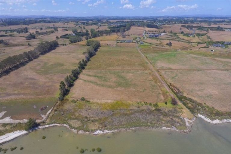 Photo of property in 124 Dell Road, Waiau Pa, Clarks Beach, 2679