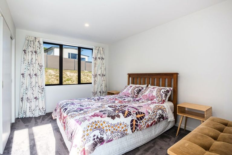 Photo of property in 14 The Fjord, Aotea, Porirua, 5024