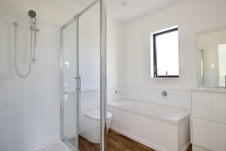 Photo of property in 111a Lancaster Road, Beach Haven, Auckland, 0626