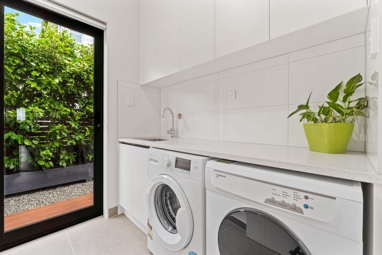 Photo of property in 35 Bella Vista Drive, Gulf Harbour, Whangaparaoa, 0930