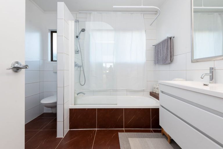 Photo of property in 12 Bucklands Beach Road, Bucklands Beach, Auckland, 2012