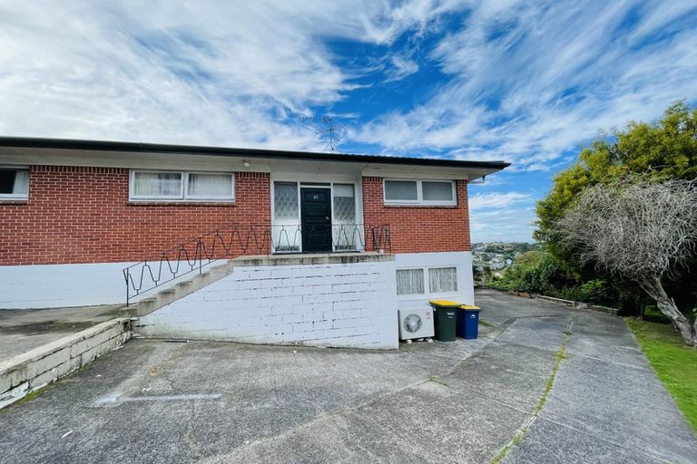 Photo of property in 21 Marlborough Avenue, Glenfield, Auckland, 0629