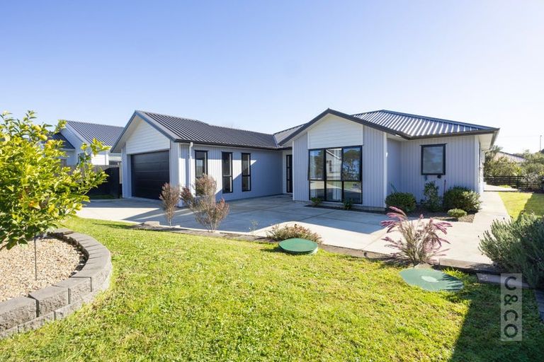 Photo of property in 7 Pukemarino Road, Waimauku, 0812