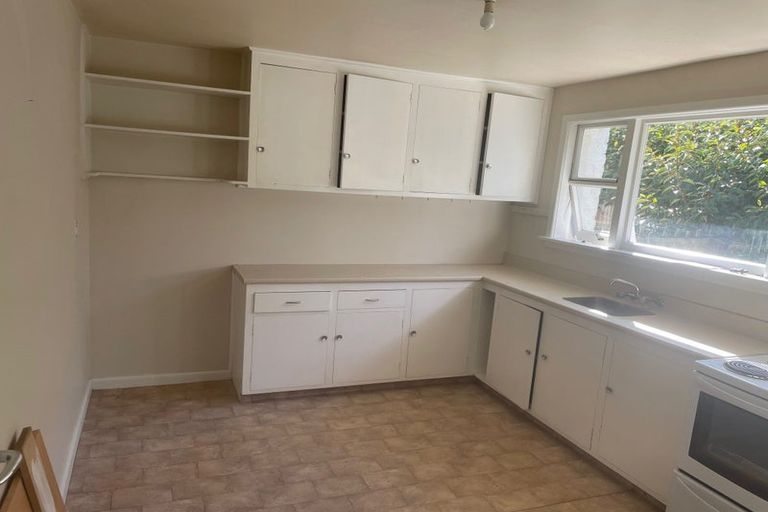 Photo of property in 2/227 Memorial Avenue, Burnside, Christchurch, 8053