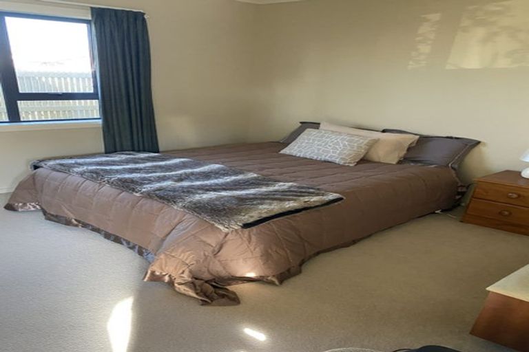 Photo of property in 2 Garrison Street, Carterton, 5713