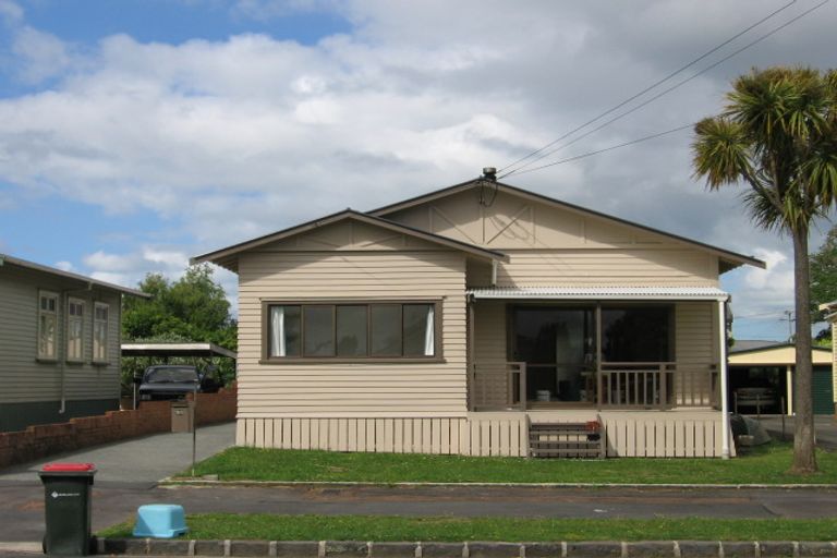 Photo of property in 23 Hawea Road, Point Chevalier, Auckland, 1022