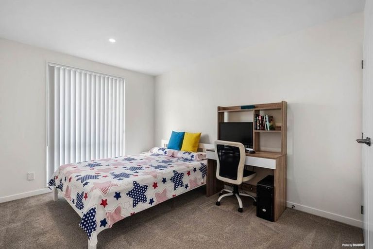Photo of property in 24 Stephen Avenue, Henderson, Auckland, 0610