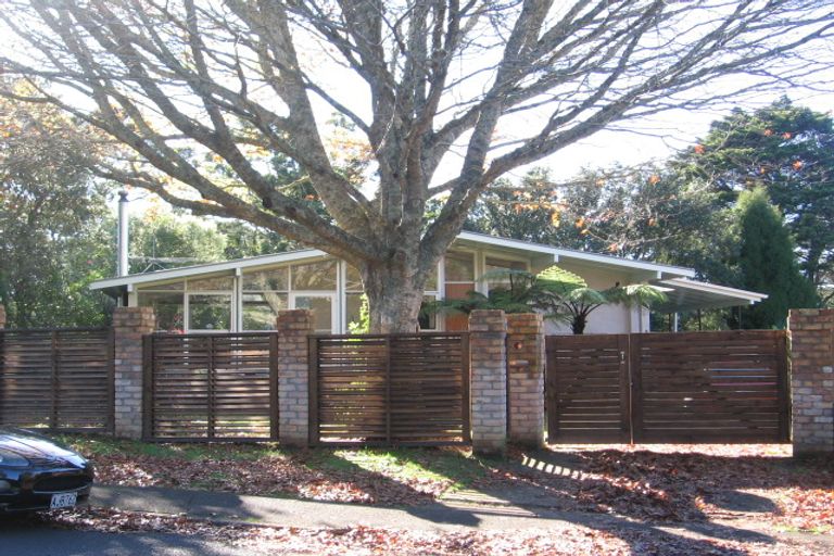 Photo of property in 6 Paewai Road, Glen Eden, Auckland, 0602