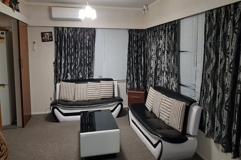 Photo of property in 1/56 Great South Road, Papatoetoe, Auckland, 2025