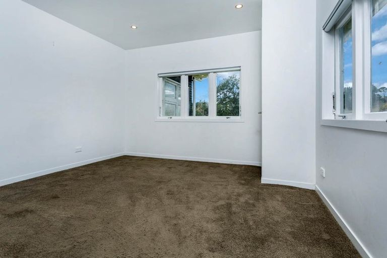 Photo of property in 76 Awa Road, Kumeu, 0891