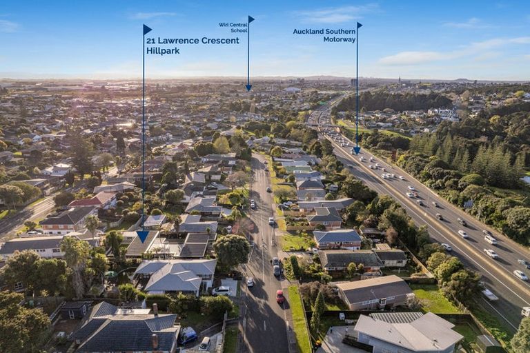 Photo of property in 21 Lawrence Crescent, Hillpark, Auckland, 2102