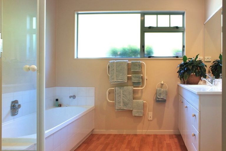 Photo of property in 2/232 Kepa Road, Mission Bay, Auckland, 1071