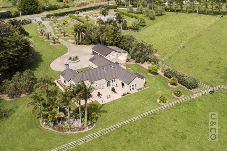 Photo of property in 832 Old North Road, Waimauku, 0882