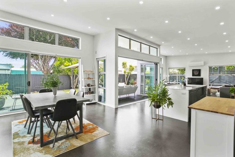 Photo of property in 33a Waimea Street, Westown, New Plymouth, 4310