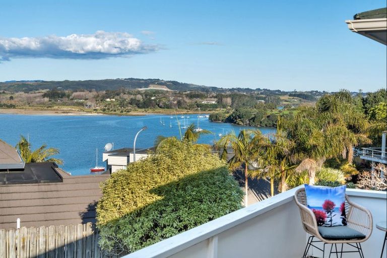 Photo of property in 23 Callender Place, Shelly Park, Auckland, 2014