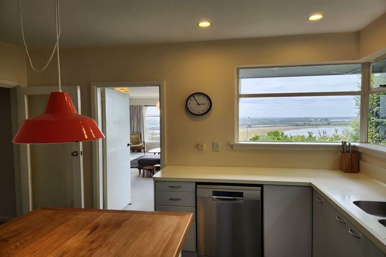 Photo of property in 34 Cannon Hill Crescent, Mount Pleasant, Christchurch, 8081