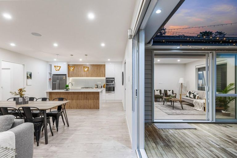 Photo of property in 8 Konoba Avenue, Kumeu, 0810