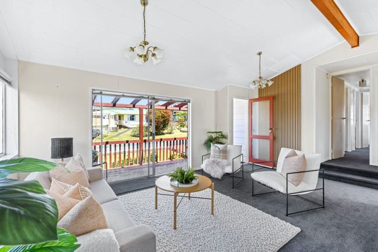 Photo of property in 35 Fairway Avenue, Red Beach, 0932