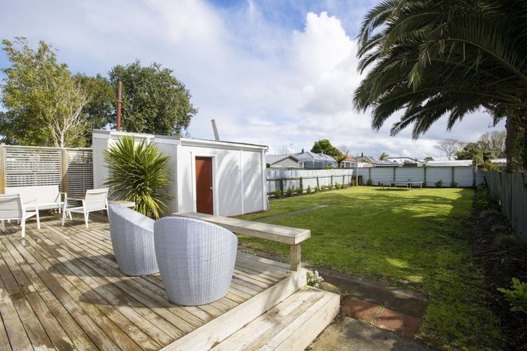 Photo of property in 43 Disraeli Street, Gisborne, 4010