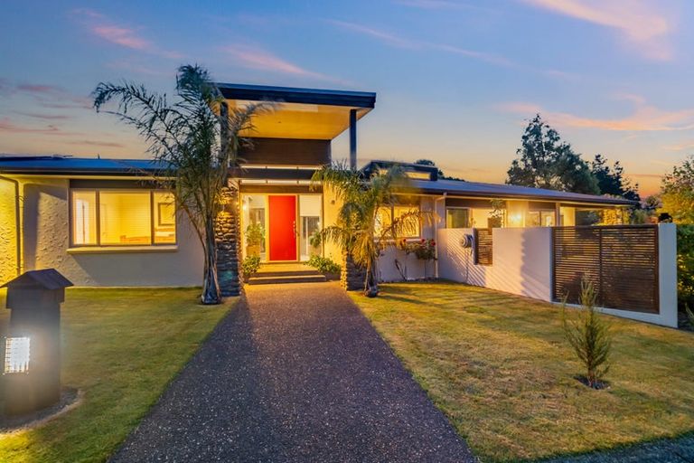 Photo of property in 41 Mount Marua Way, Timberlea, Upper Hutt, 5018