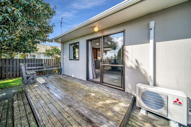Photo of property in 45a Sutton Crescent, Papakura, 2110