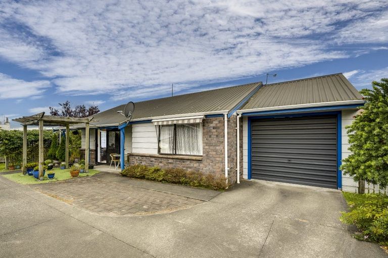 Photo of property in 2/17 Wharerangi Road, Tamatea, Napier, 4112