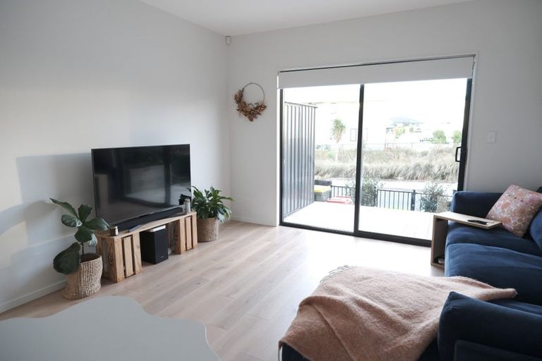 Photo of property in 9 Podgora Avenue, Kumeu, 0810