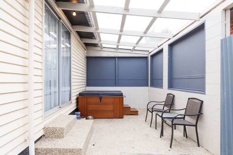 Photo of property in 1 Tararua Terrace, Cloverlea, Palmerston North, 4412