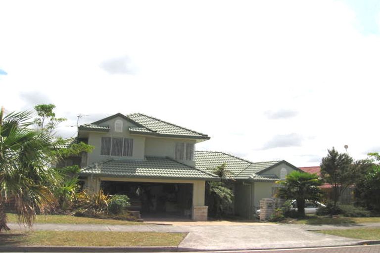 Photo of property in 19 Lorikeet Place, Unsworth Heights, Auckland, 0632