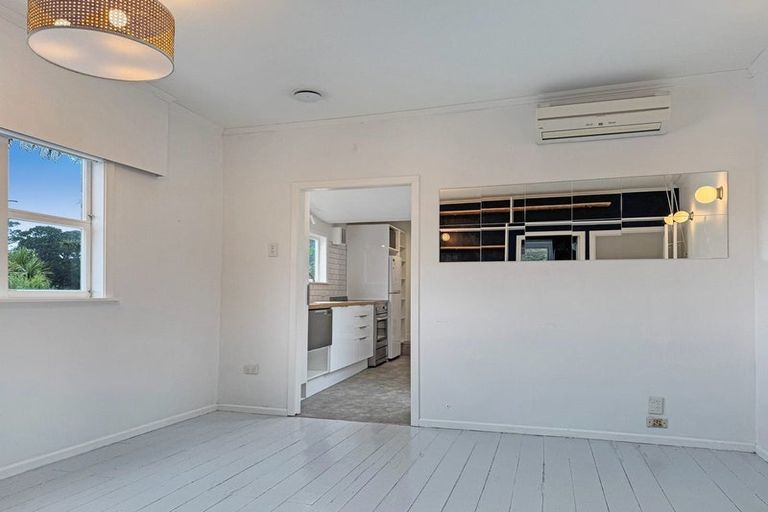 Photo of property in 24 Mount Pleasant Road, Aro Valley, Wellington, 6012