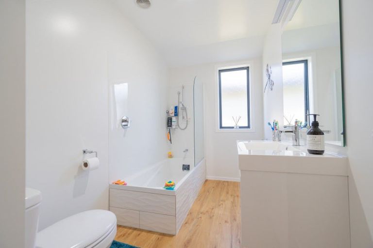 Photo of property in 24 Burnby Drive, Te Anau, 9679