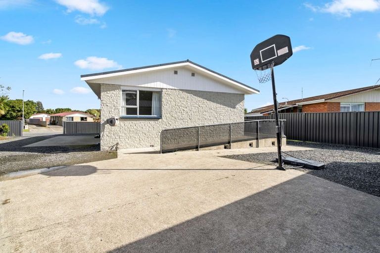 Photo of property in 93 Dunbeath Crescent, Kew, Invercargill, 9812